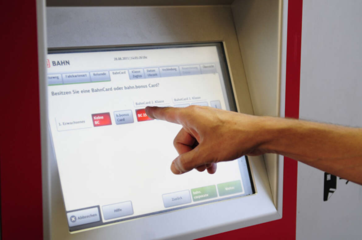 Bahnticketautomaten mit Touchscreen