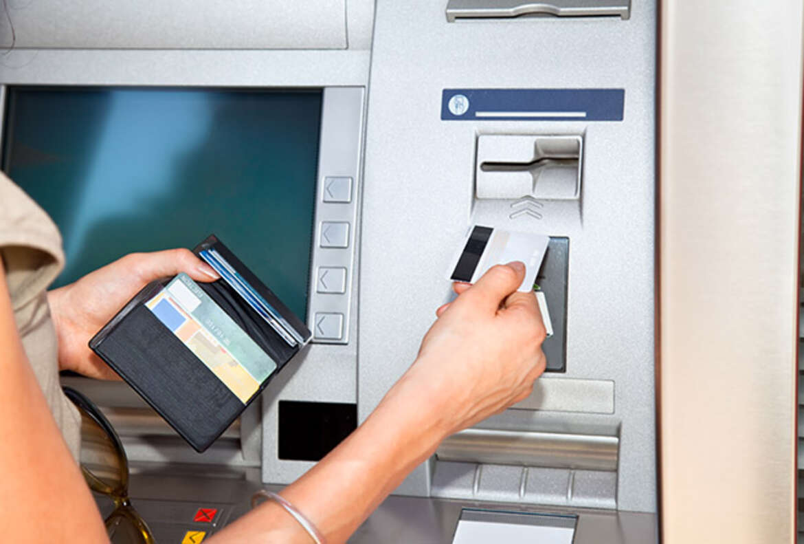 Touchscreen Kiosk fuer Banken und Handel