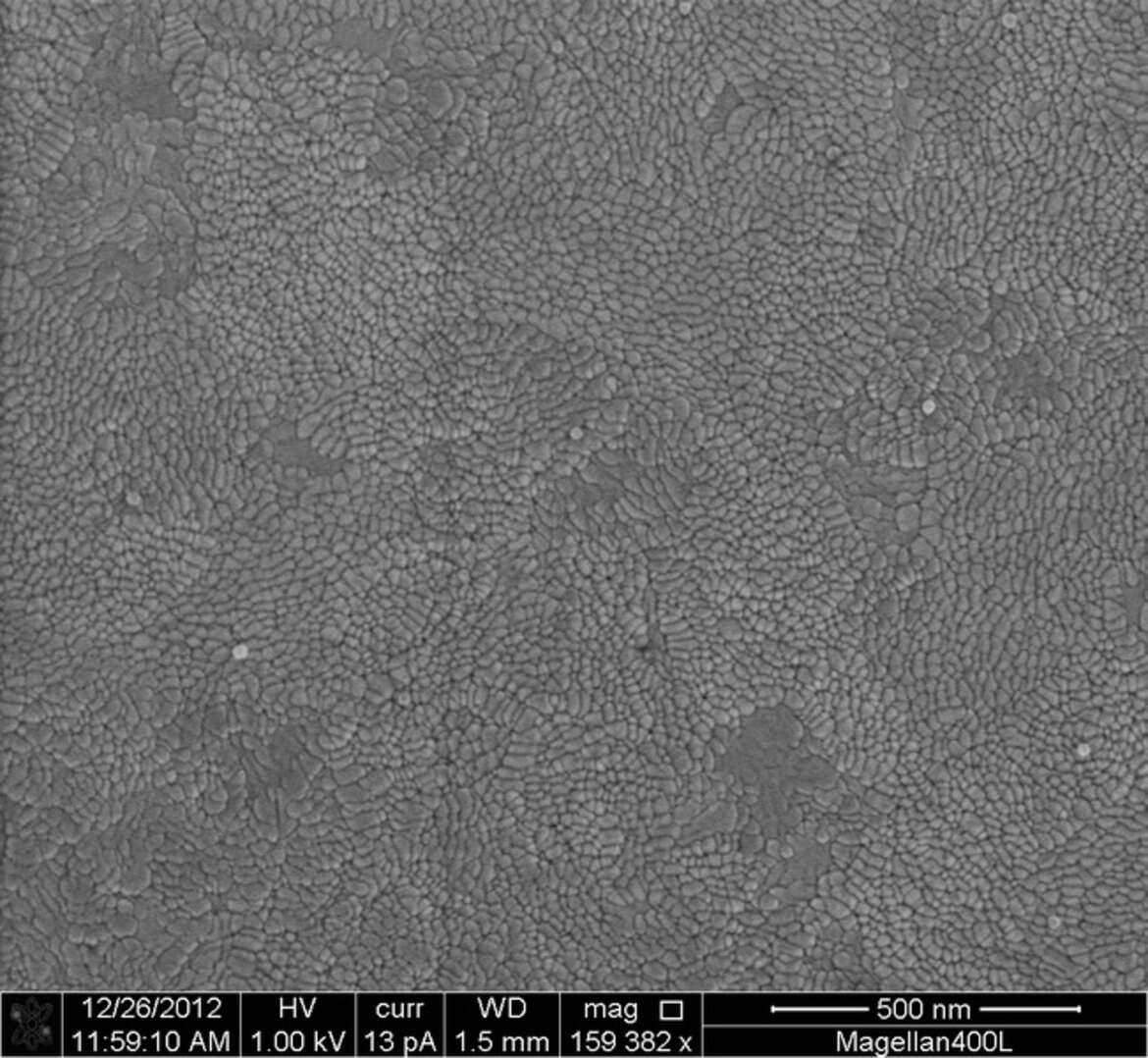 Bildquelle: Wikipedia - Nahaufnahme einer Beschichtung von Indiumzinnoxid auf einer Glasplatte
