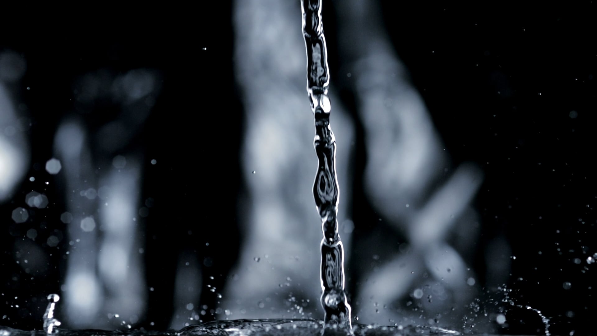 El agua no es un problema, un primer plano del agua